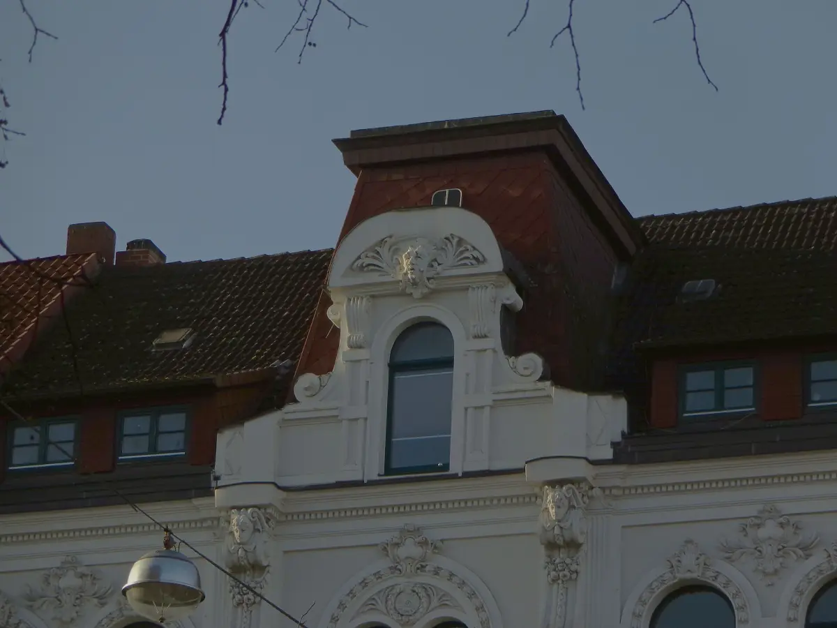 Dachgaube eines Gründerzeithauses in der Bödekerstraße in Hannover